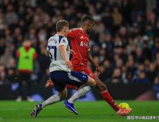 世界杯竞猜-利物浦伊萨克腓骨骨折！非洲后裔小腿纤细！阿森纳萨卡也要省着用