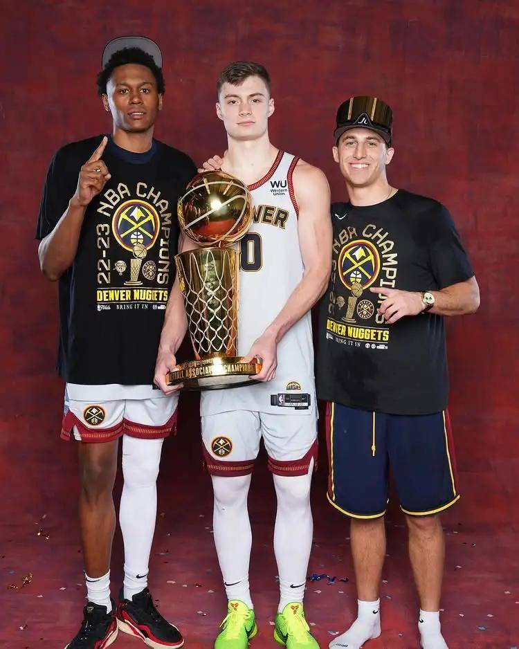 世界杯-左腿骨折！脚踝脱臼！NBA落选秀成功逆袭